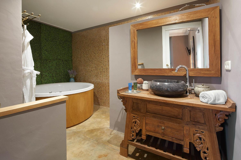 Bathroom 3, La Indiana de Begur, Petit Hotel Boutique, Girona