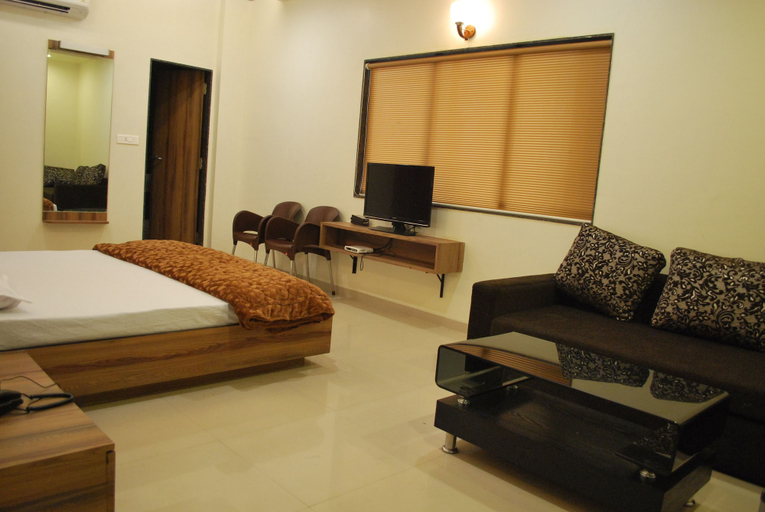 Bedroom 3, Hotel Vijya laxmi Rooms and Banquet Hall, Surat