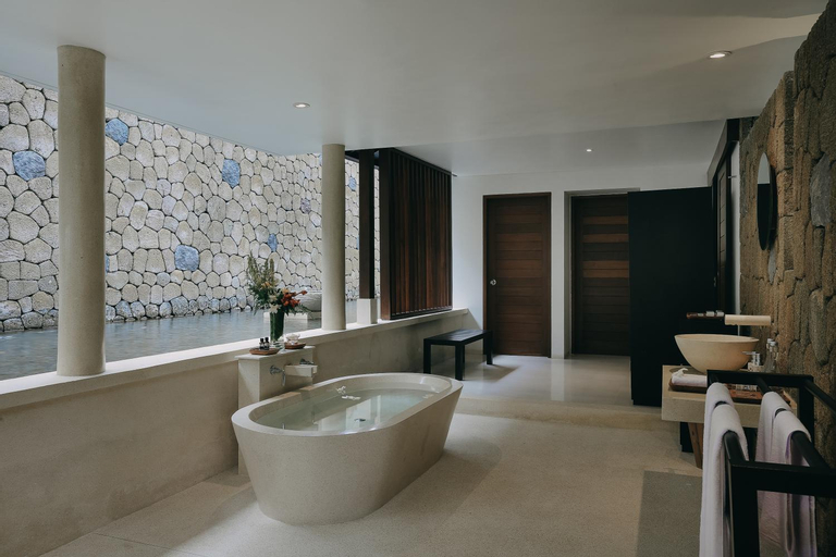 Bathroom 17