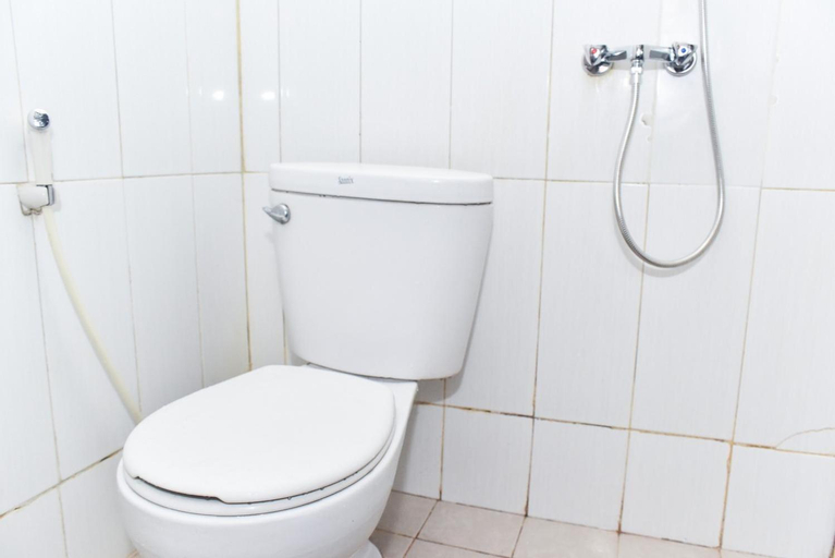 Bathroom 11