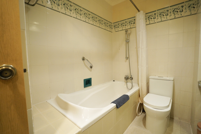 Bathroom 9