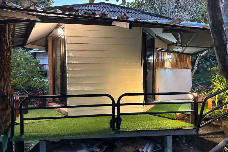 Exterior 24