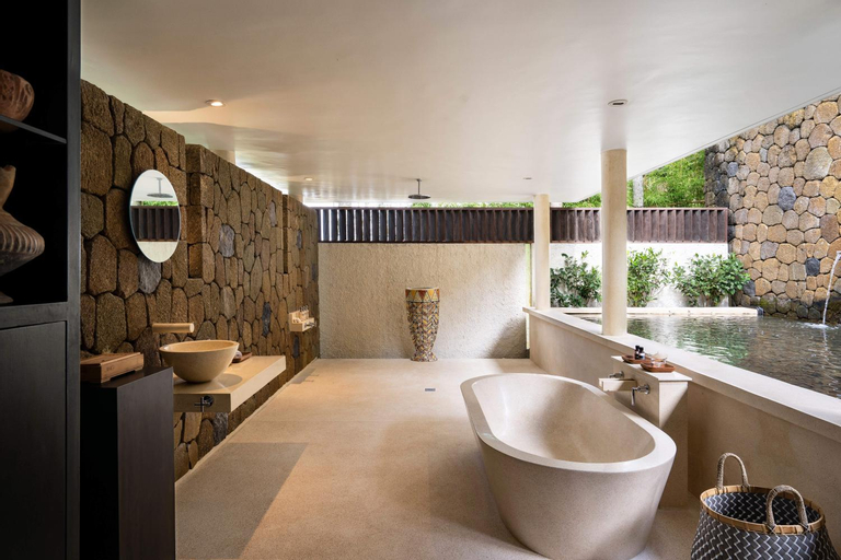 Bathroom 13