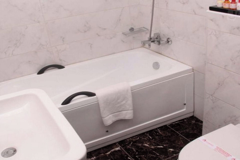 Bathroom, Sun Heaven Hotel Ikoyi, LagosIsland