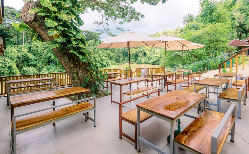 Food & Drinks 5, Busai Dream Falls Resort, Sevilla