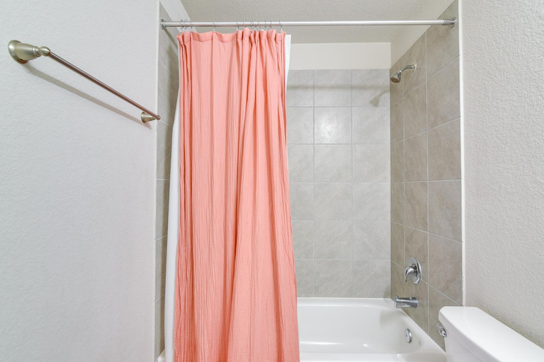 Bathroom 3, La Porte Home w/ Balconies: Walk to Beach!, Houston