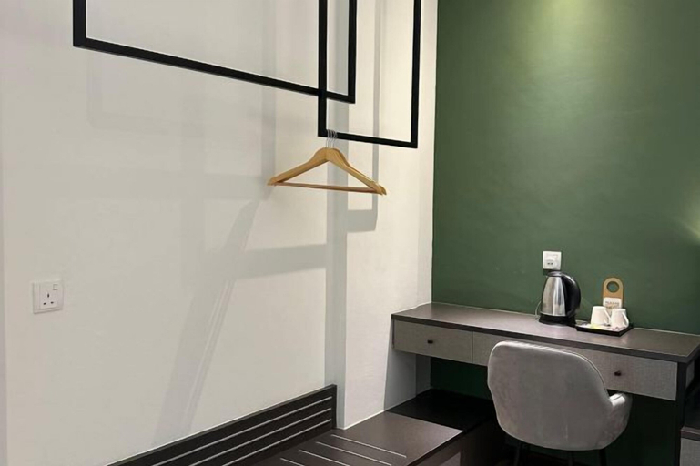 Bathroom 7