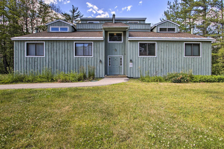 Chic Resort Condo about 1 Mi to Attitash Mountain!, Carroll
