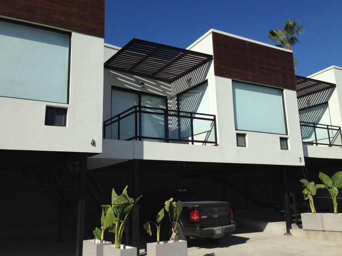 Exterior 14