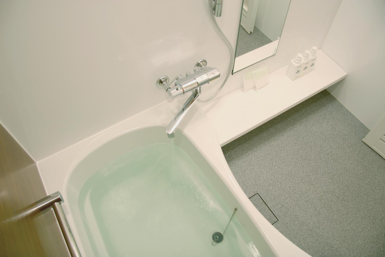 Bathroom 13