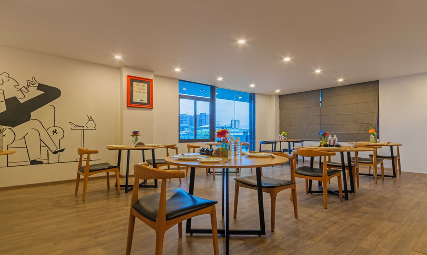 Food & Drinks 5, Treebo The Square, Ahmadabad