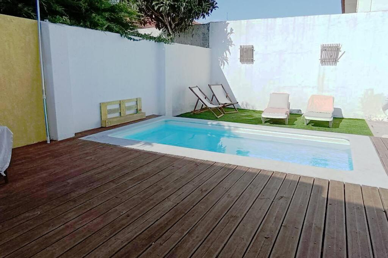 Private small studio in Costa de Caparica, Almada