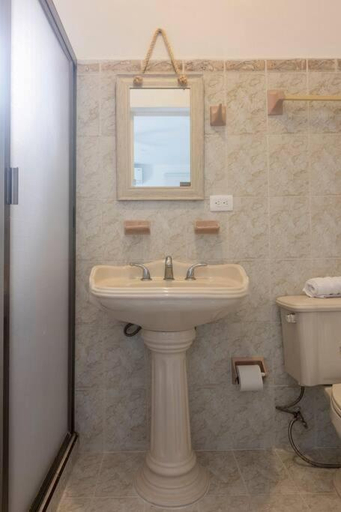 Bathroom 2, Casa Monik, a dos pasos de la Playa, Isla Mujeres