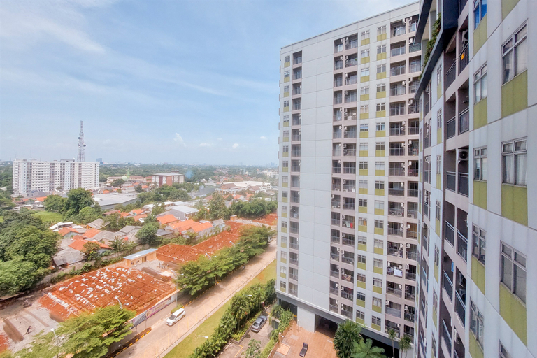 Exterior & Views 3, Cozy and Modern Studio Serpong Greenview Apartment By Travelio, Tangerang Selatan