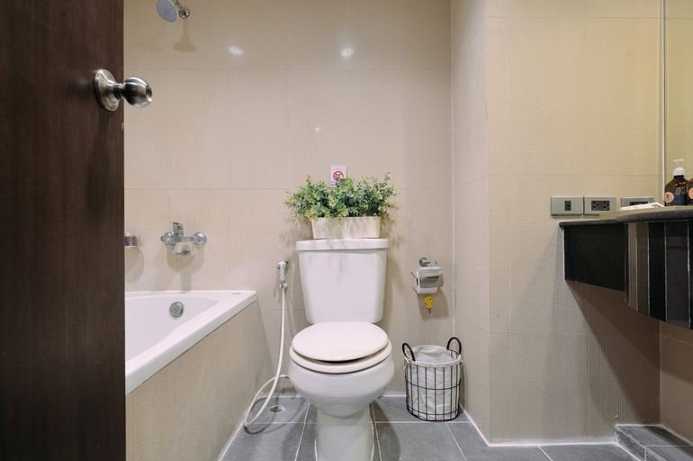 Bathroom 19