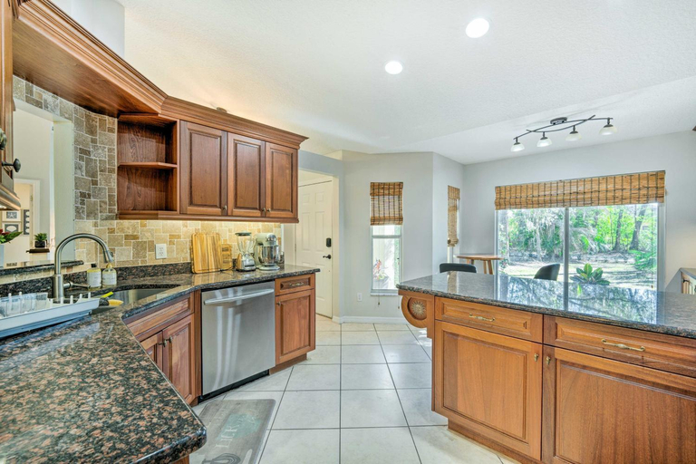 Others 5, Walk to Lake: Stunning Central Florida Home!, Seminole