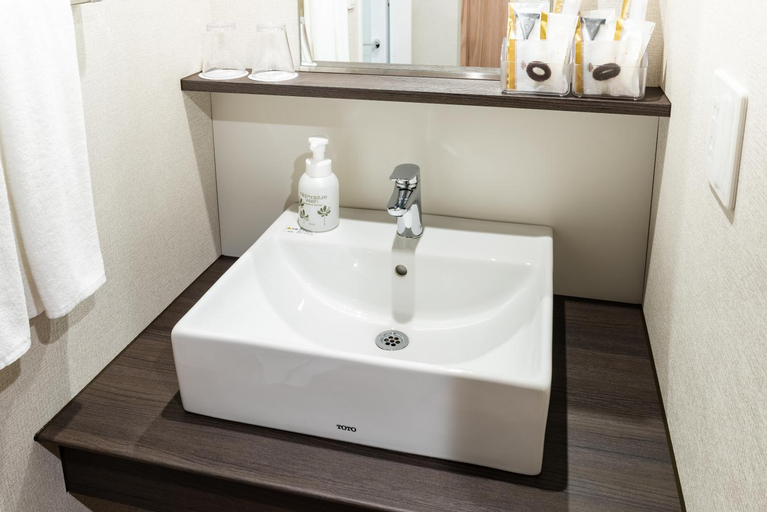 Bathroom 23
