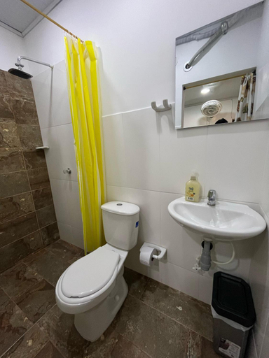 Bathroom 3, HOSTAL MY HOUSE, Puerto Triunfo