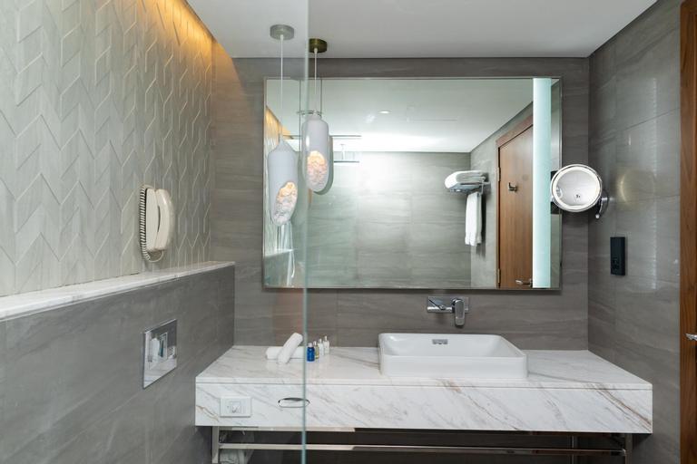 Bathroom 26