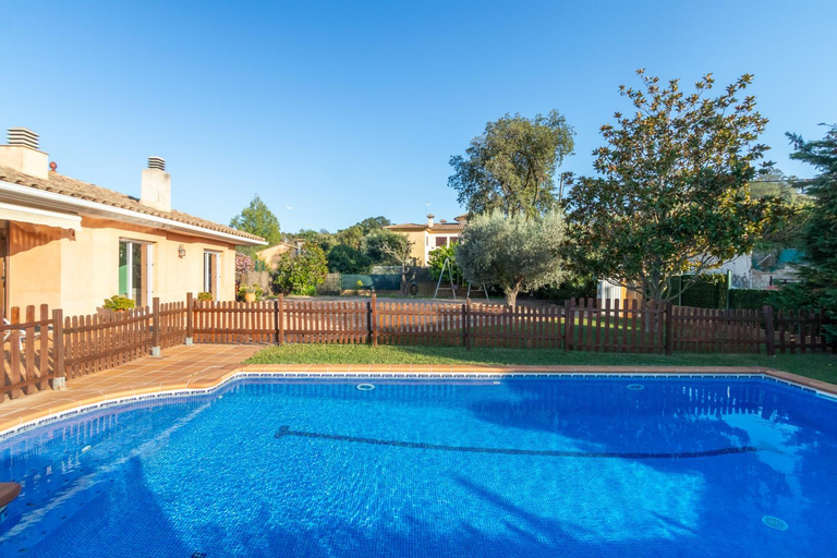 Sport & Beauty 2, Casa con piscina, Girona