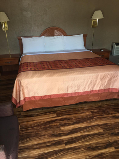 Bedroom 2, Hilltop Inn, Macon