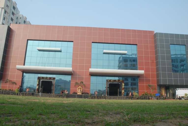 Exterior & Views 2, Hotel Vijya laxmi Rooms and Banquet Hall, Surat