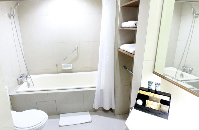 Bathroom 14