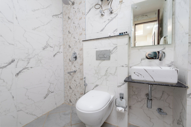 Bathroom 3, Saavi Hotel Sector- 45, Gurgaon