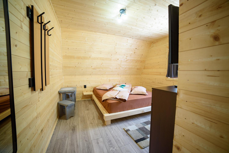 Others 4, Cabana din Vale Arieseni Apuseni cu Piscina, Arieseni