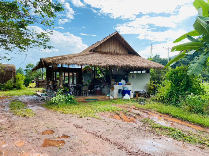 PANAKLUEA Cottage & Crafts, Bo Klue
