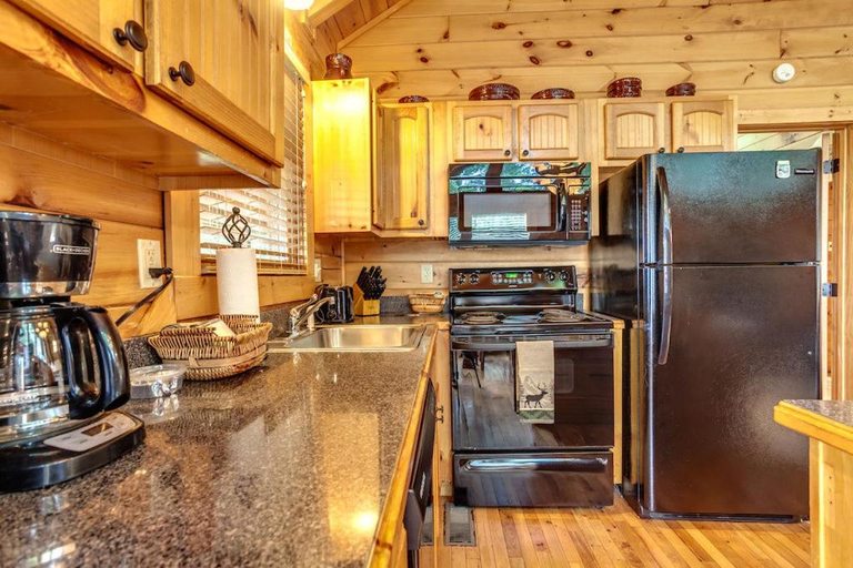 Others 5, Absolutely Perfect Cabin by Staycating Partners, Sevier