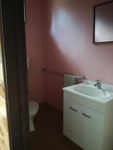 Bathroom 4, Juno Hall - BBH, Waitomo