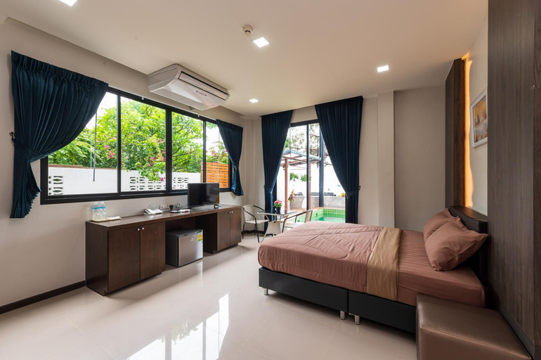 Bedroom 13