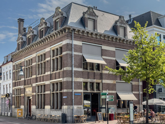 Hostel & Bar De Basis, Zwolle
