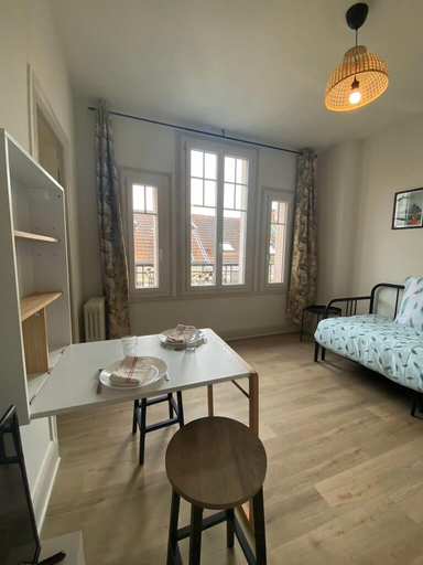 Bedroom 4, Les Sources Vichy, Allier
