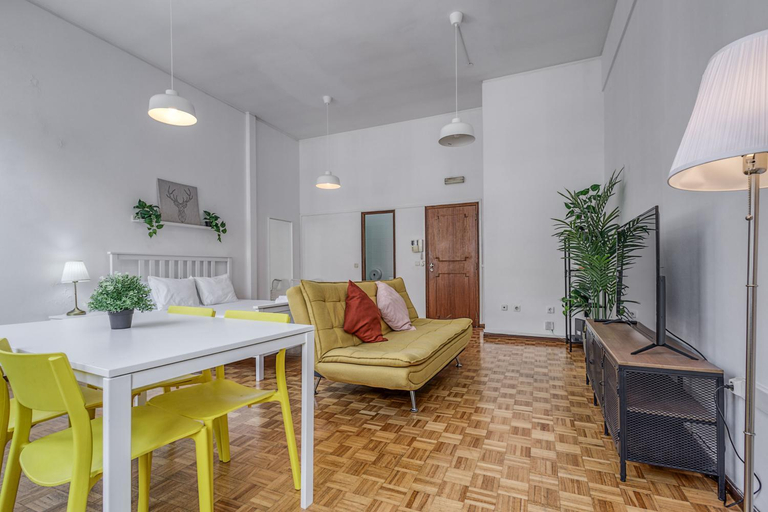 4, Travel & Live Alegria 248, Porto