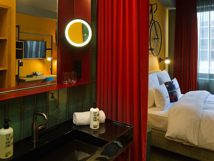 Bedroom 26