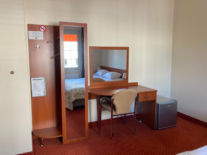 Bedroom 2, Hotel Gryf **, Kościerzyna