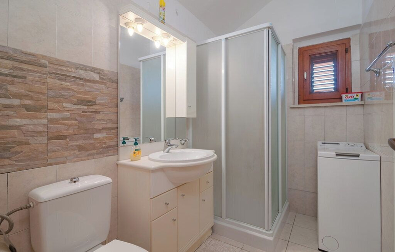 Bathroom, Holiday Home Stomorica, Sutivan