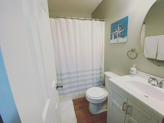 Bedroom 3, White Sand Getaway steps from Beach, Harrison