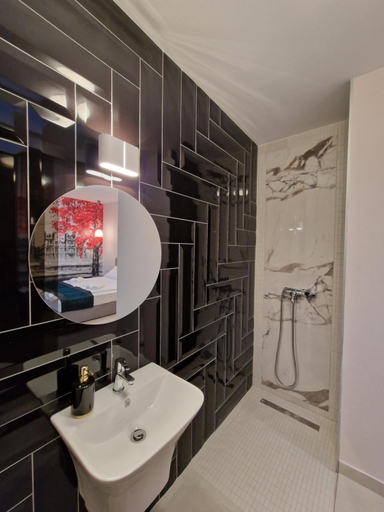 Bathroom 3, Art's Luxury Boutique Hotel, Oradea
