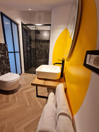 Bathroom 2, RaHouse - Self Check-in & Free Parking, Brasov