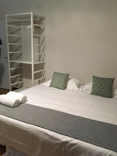 Bedroom 2, Moo, Salerno