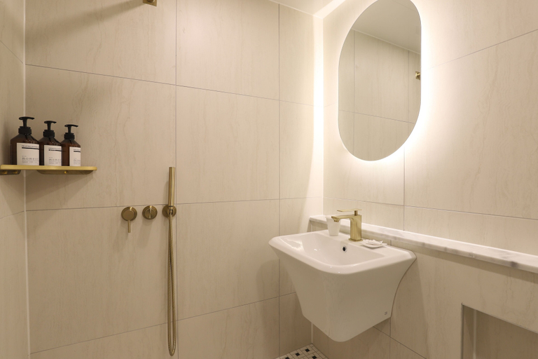 Bathroom 4, GEOJE-SI HOUND HOTEL JANGSEUNGPO, Geoje