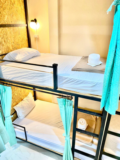 Bedroom 2, Khao Sok Inn Hostel, Phanom