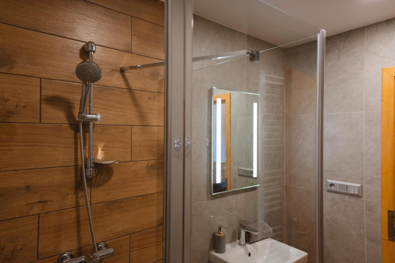 Bathroom, Jambrichova chata, Poprad