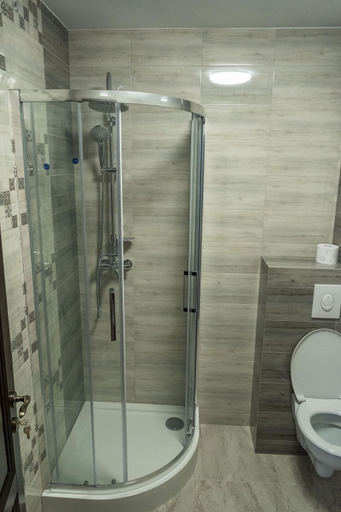 Bathroom 3, Perla Dacilor, Orastioara De Sus