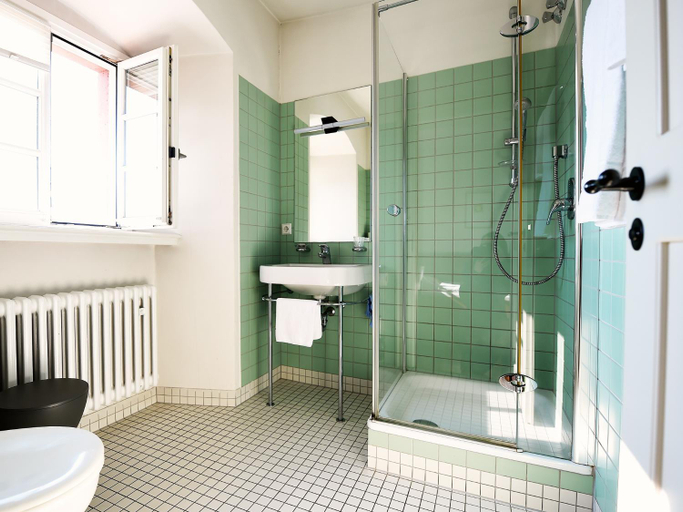 Bathroom 5, Kloster Frauenberg, Fulda