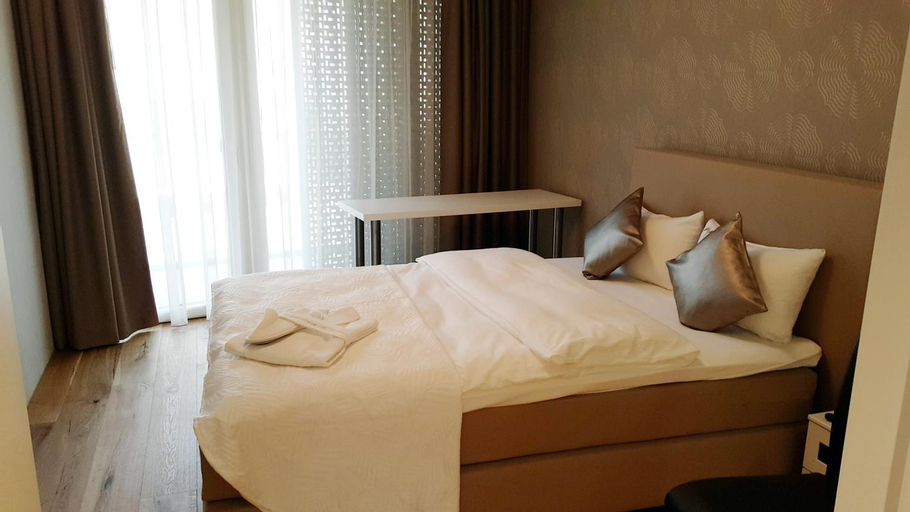 Bedroom 12