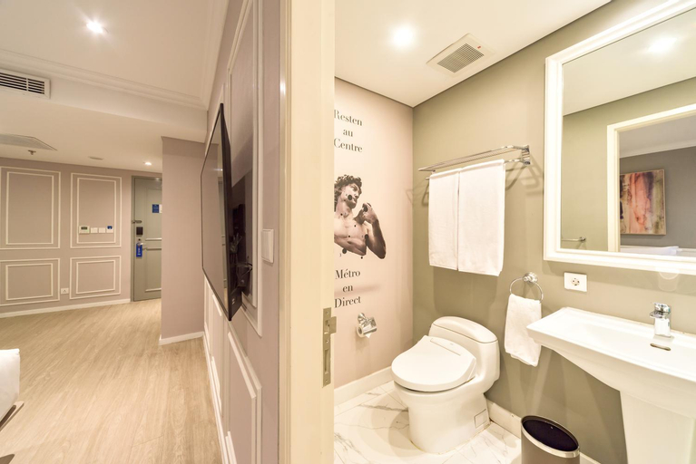 Bathroom 11